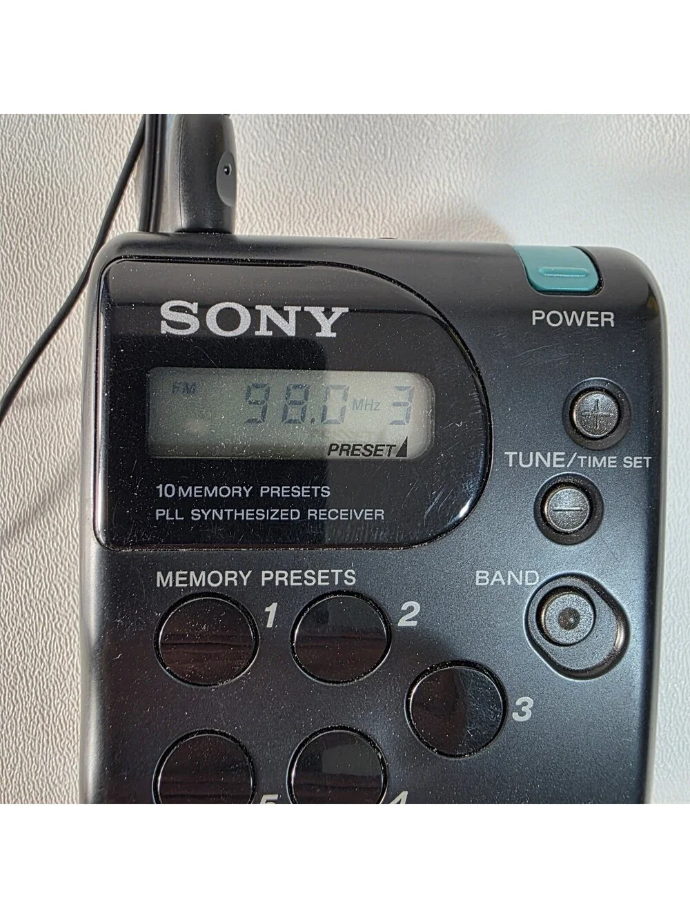 VTG Sony Walkman SRF-M33 AM/FM Walkman Radio w/ Original Headphones & Batteries